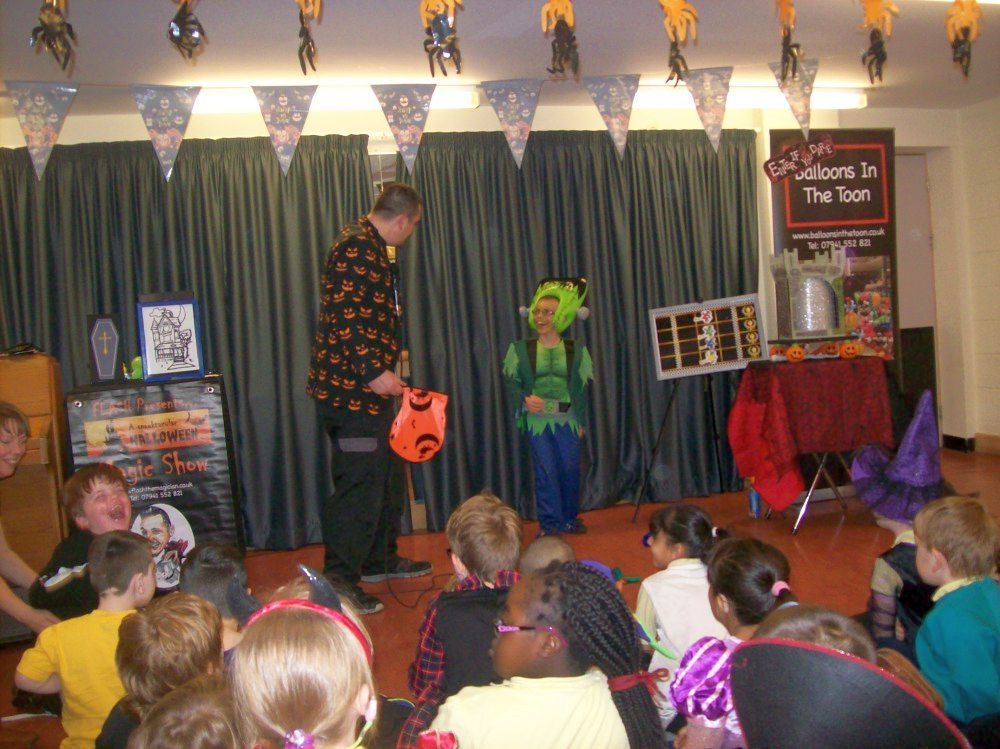 Flash - Comedy & Magic Magician North east Newcastle upon Tyne Magic Illusion Magicians Kids Wedding Comedy